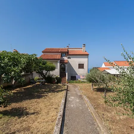 Apartmán Sandy Bay With Pool