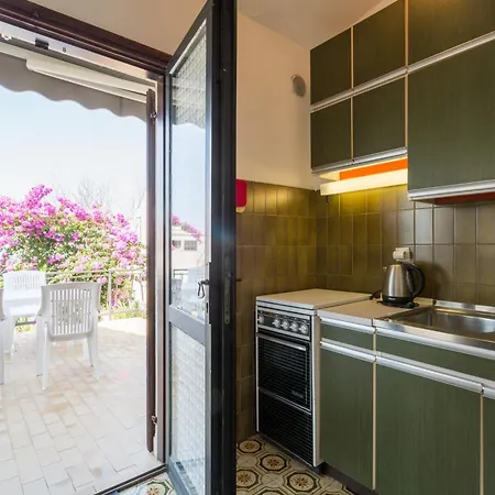 Apartament Sandy Bay With Pool