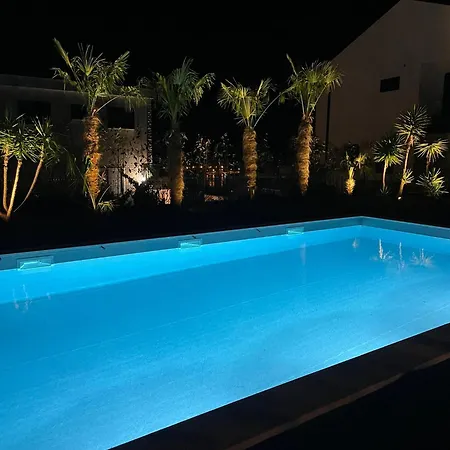 Sandy Bay With Pool * بيشكانا أوفالا