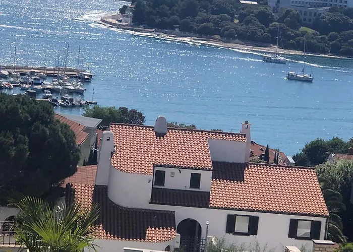 Sandy Bay With Pool *