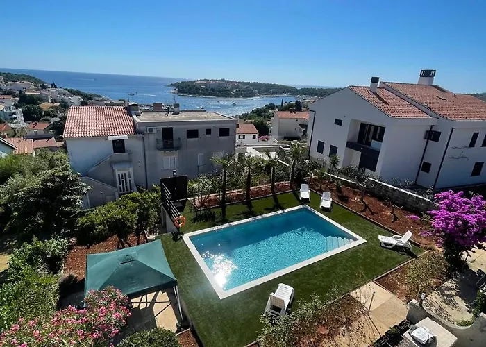Sandy Bay With Pool