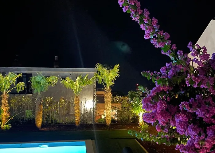 Sandy Bay With Pool