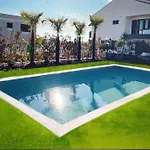 Appartement Sandy Bay With Pool