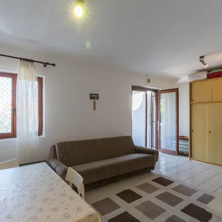 Apartment Sandy Bay With Pool Pjescana Uvala