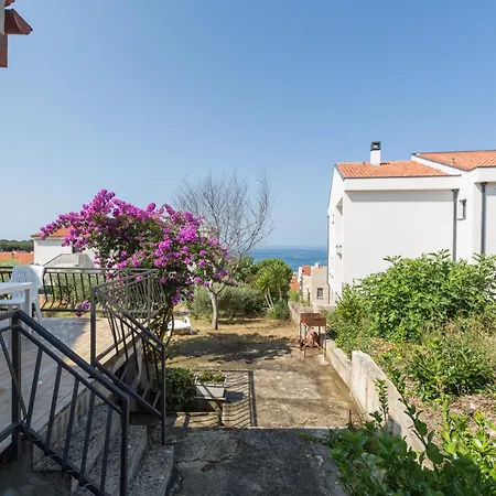 Sandy Bay With Pool Apartman